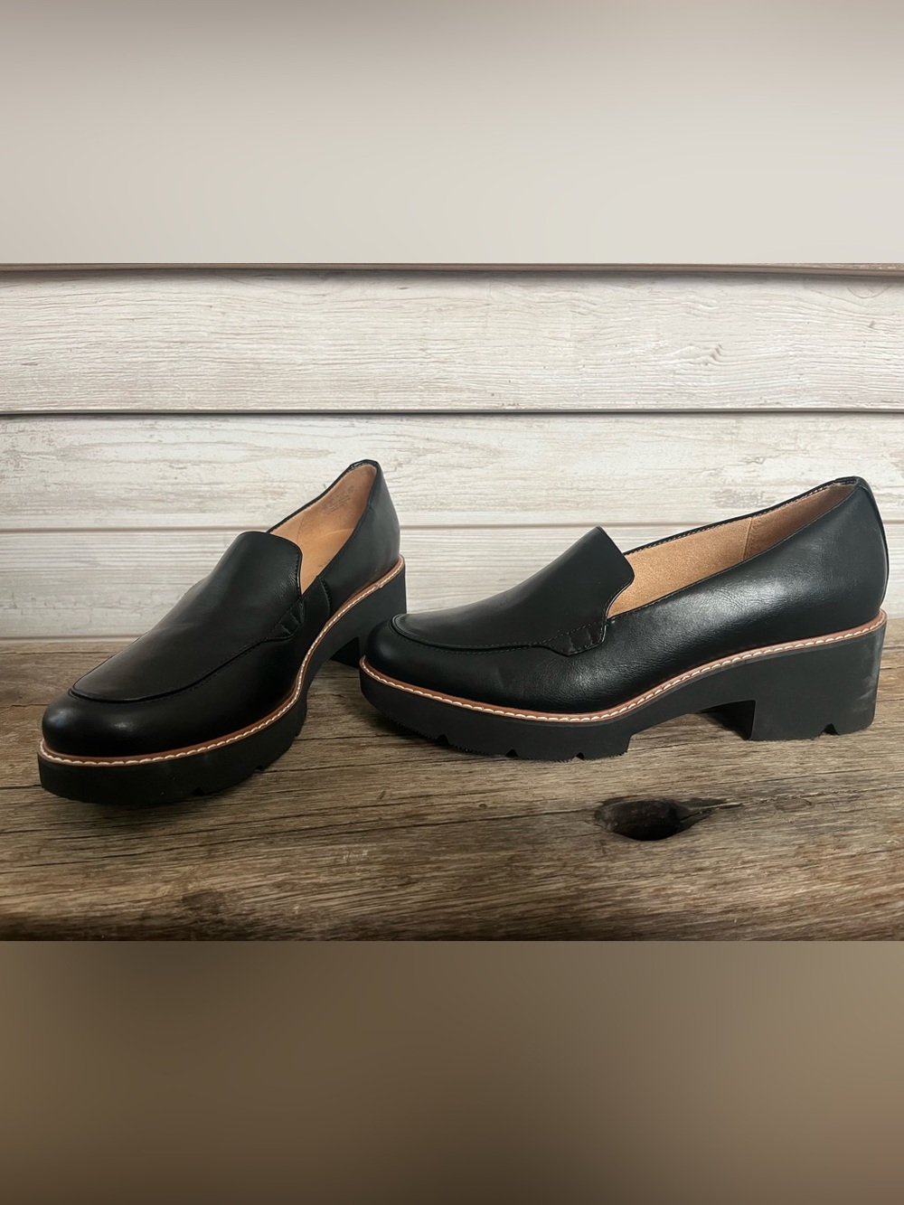 Naturalizer Black Leather Cabaret Lug Sole Black Platform Loafers - Women's Blac